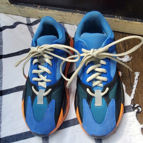 Yeezy Boost 700 Bright Blue size 5.5 men\'s size 7 woman size main image 7